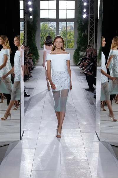 Look 39